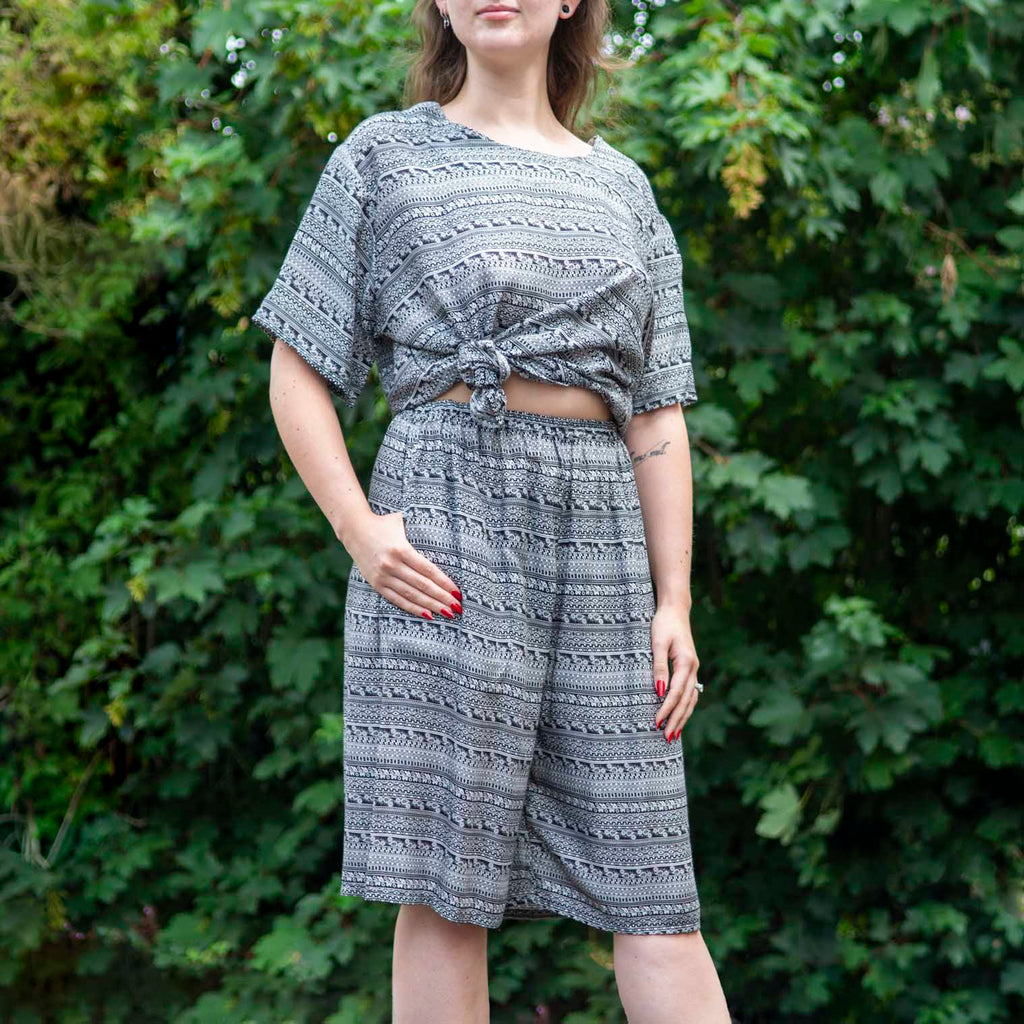 Black and White Knee Shorts-Siesta Crafts