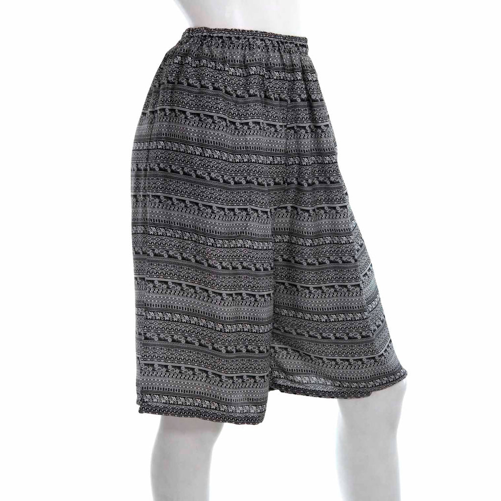 Black and White Knee Shorts-Siesta Crafts