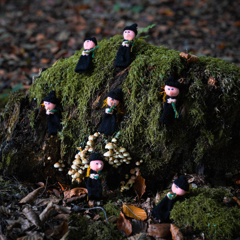 Peruvian Finger Puppet - Witch-Siesta Crafts