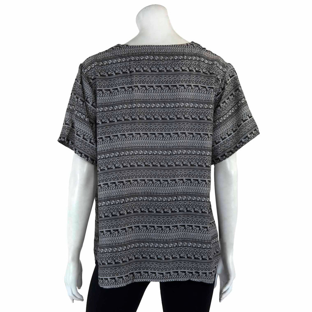 Black and White Scoop Top-Siesta Crafts