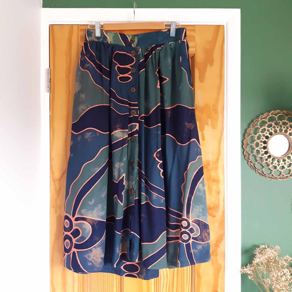 Abstract Button Skirt-Siesta Crafts