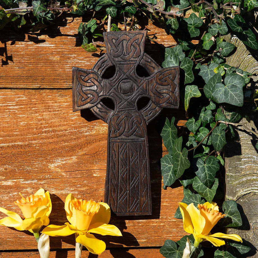 Hanging Celtic Cross-Siesta Crafts