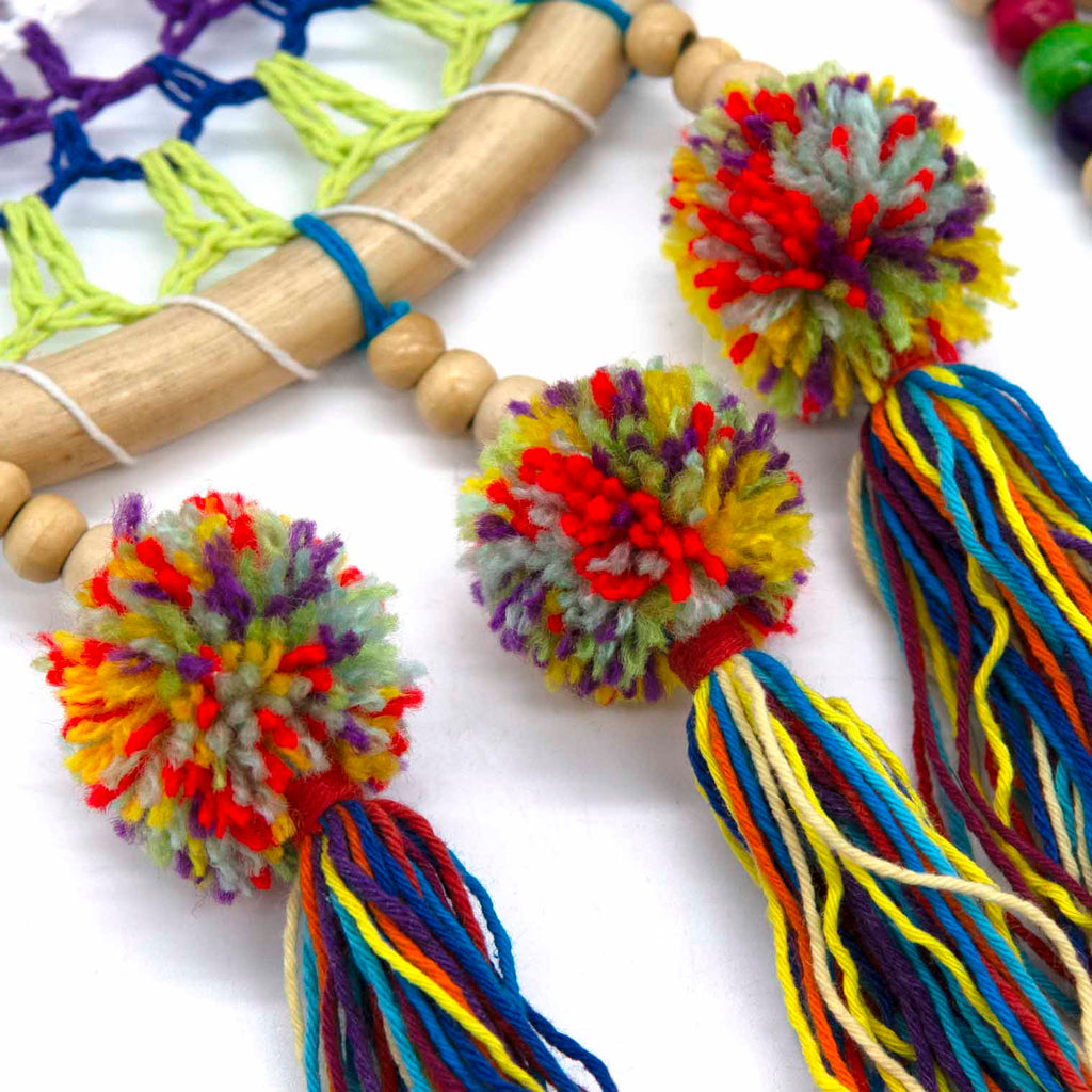 Pom Pom Dreamcatcher-Siesta Crafts