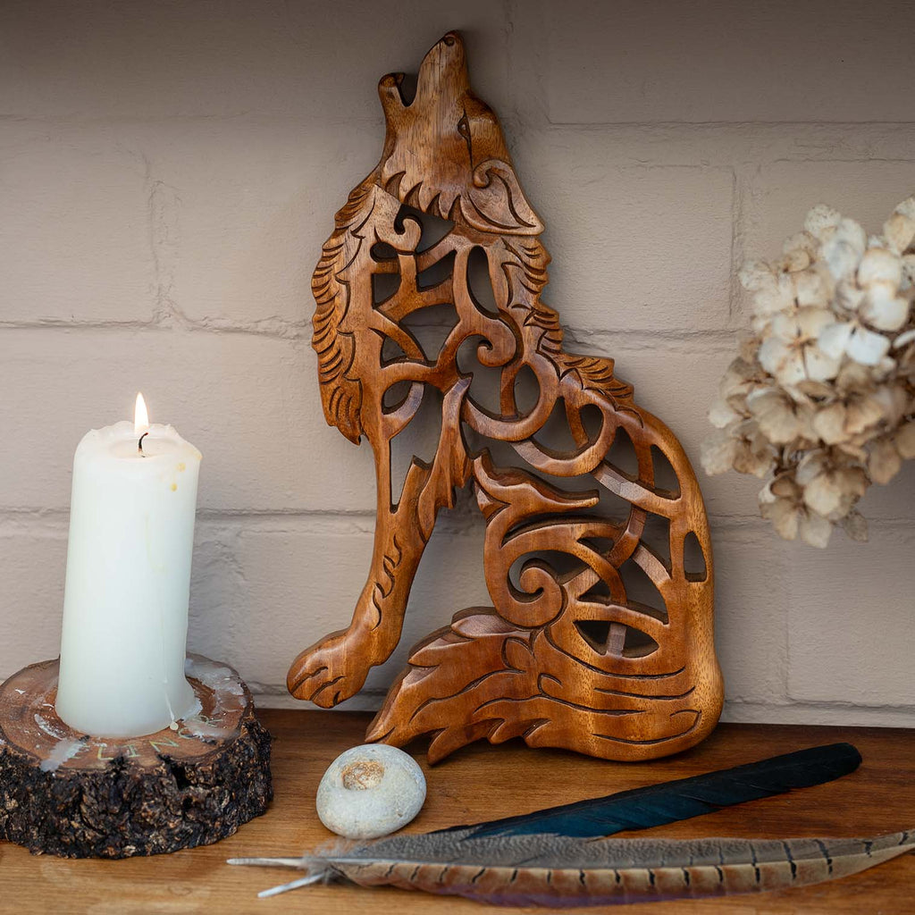 Celtic Howling Wolf