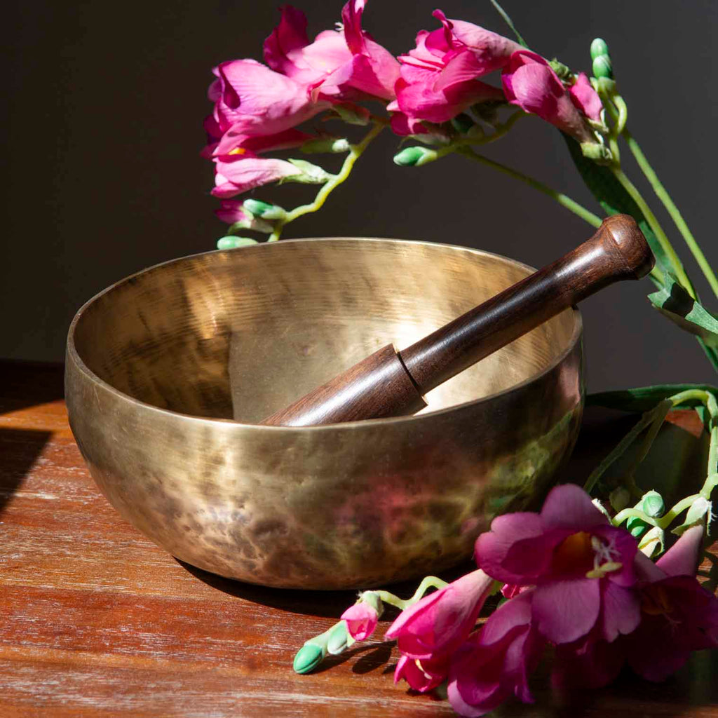 Hand Beaten Singing Bowl Approx 1.1kg-Siesta Crafts