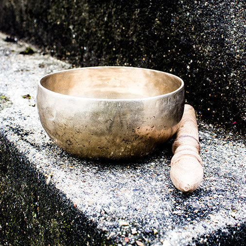 Hand Beaten Singing Bowl Approx 600g-Siesta Crafts