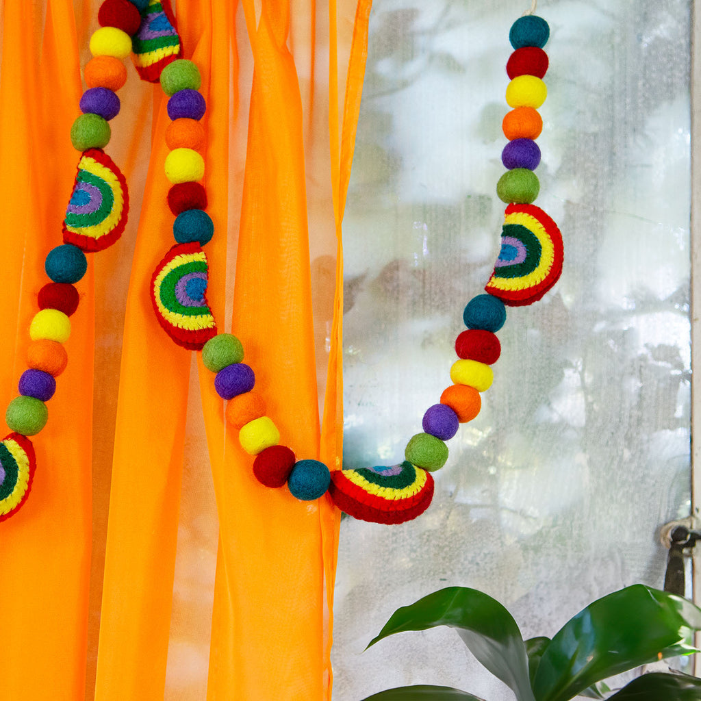 String of Felt Rainbows-Siesta Crafts