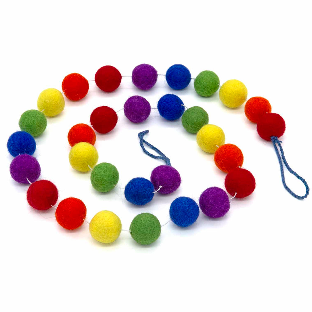String of Felt Balls-Siesta Crafts