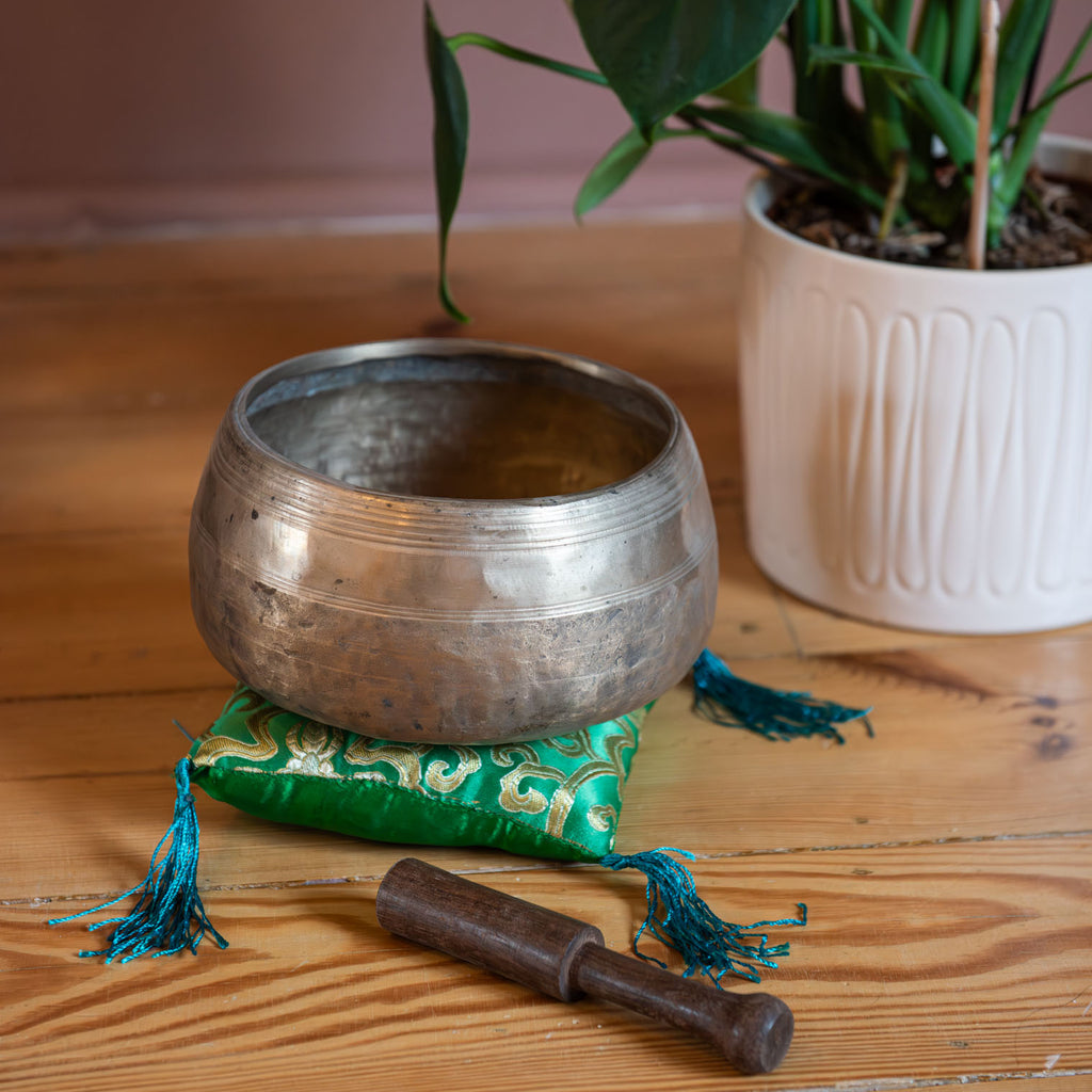 Antique Mani Singing Bowl No.42-Siesta Crafts